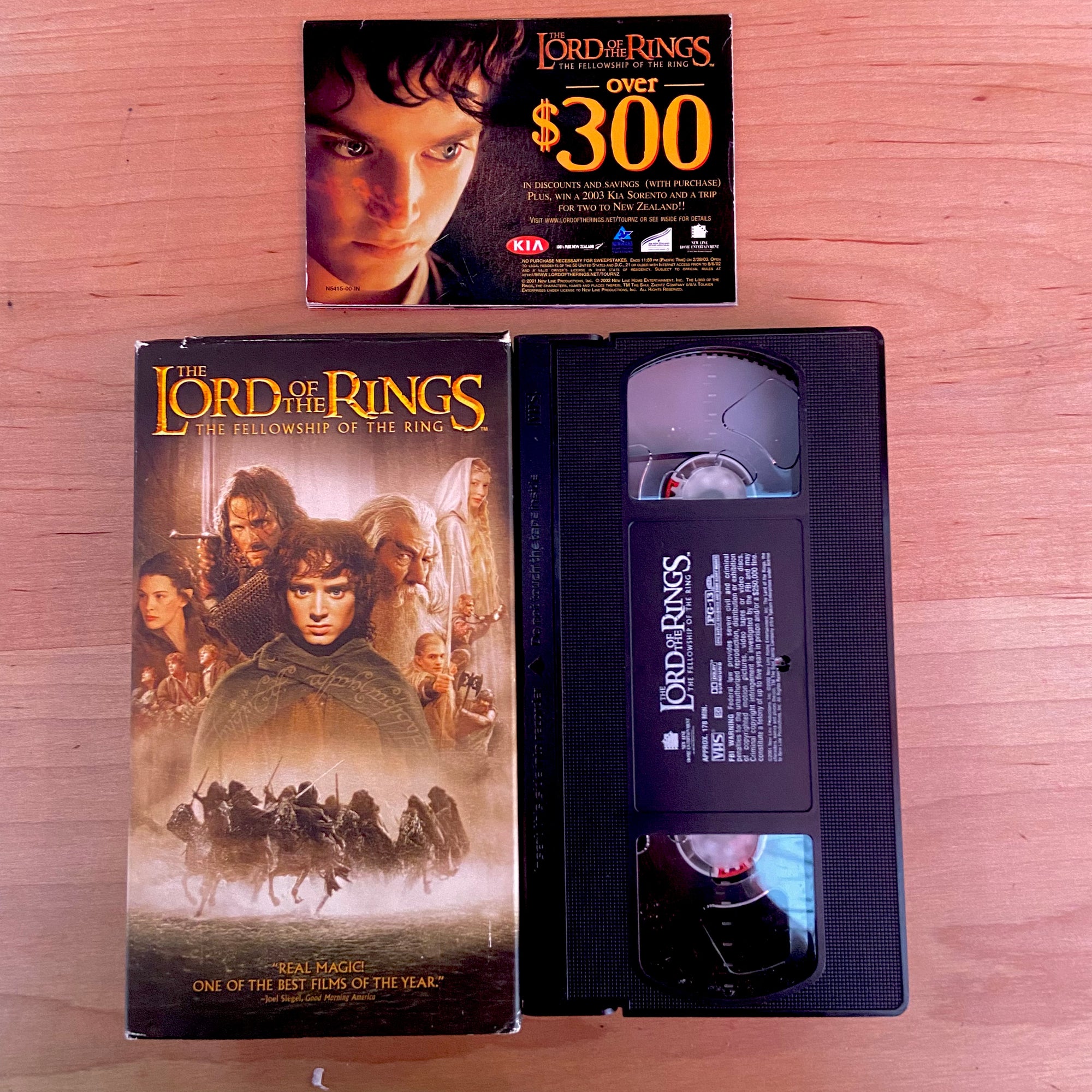 Lord of the Rings: Fellowship of the ring - VHS Tape (Used)